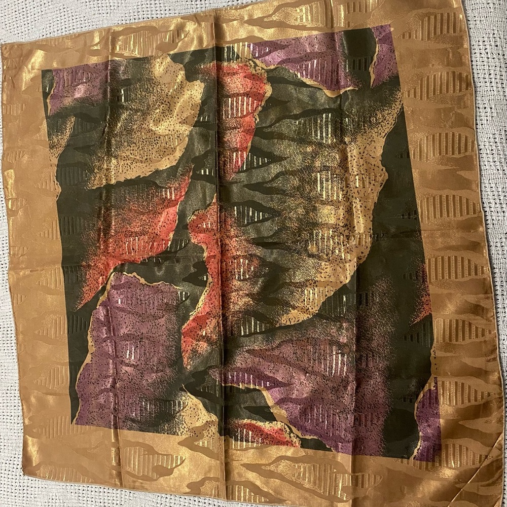 Abstract Patterned Women's Accessory - Picture 2 of 6